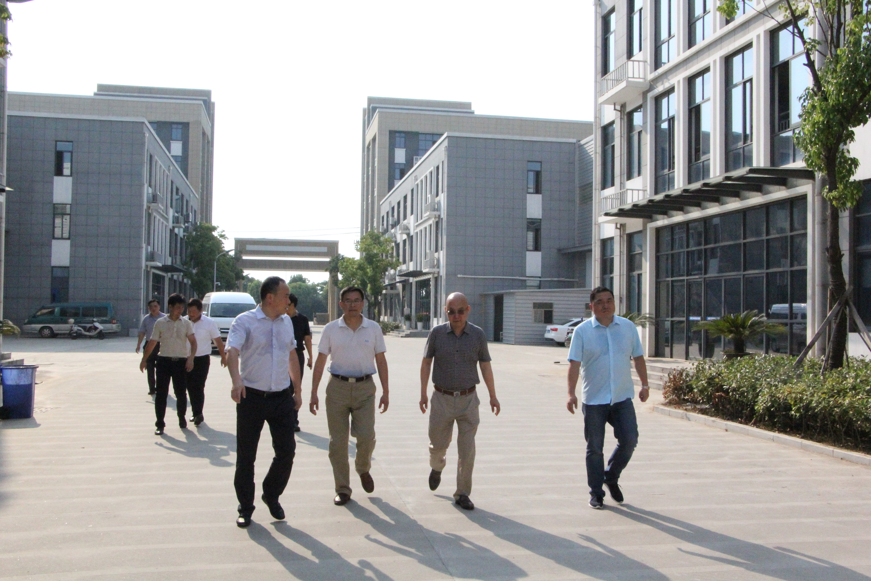 ���ܹ��ᵳ����ǡ�������ϯ��Ѹһ��Ϊ����ְ������������